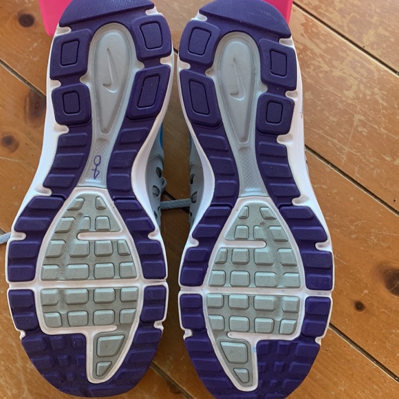 NWOT, Nike Fit Sole gray/purple trim running shoes. - Picture 6 of 6